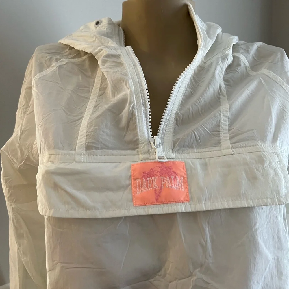 TNA Windbreaker Jacket – White
Excellent Condition - Picture 4 of 9